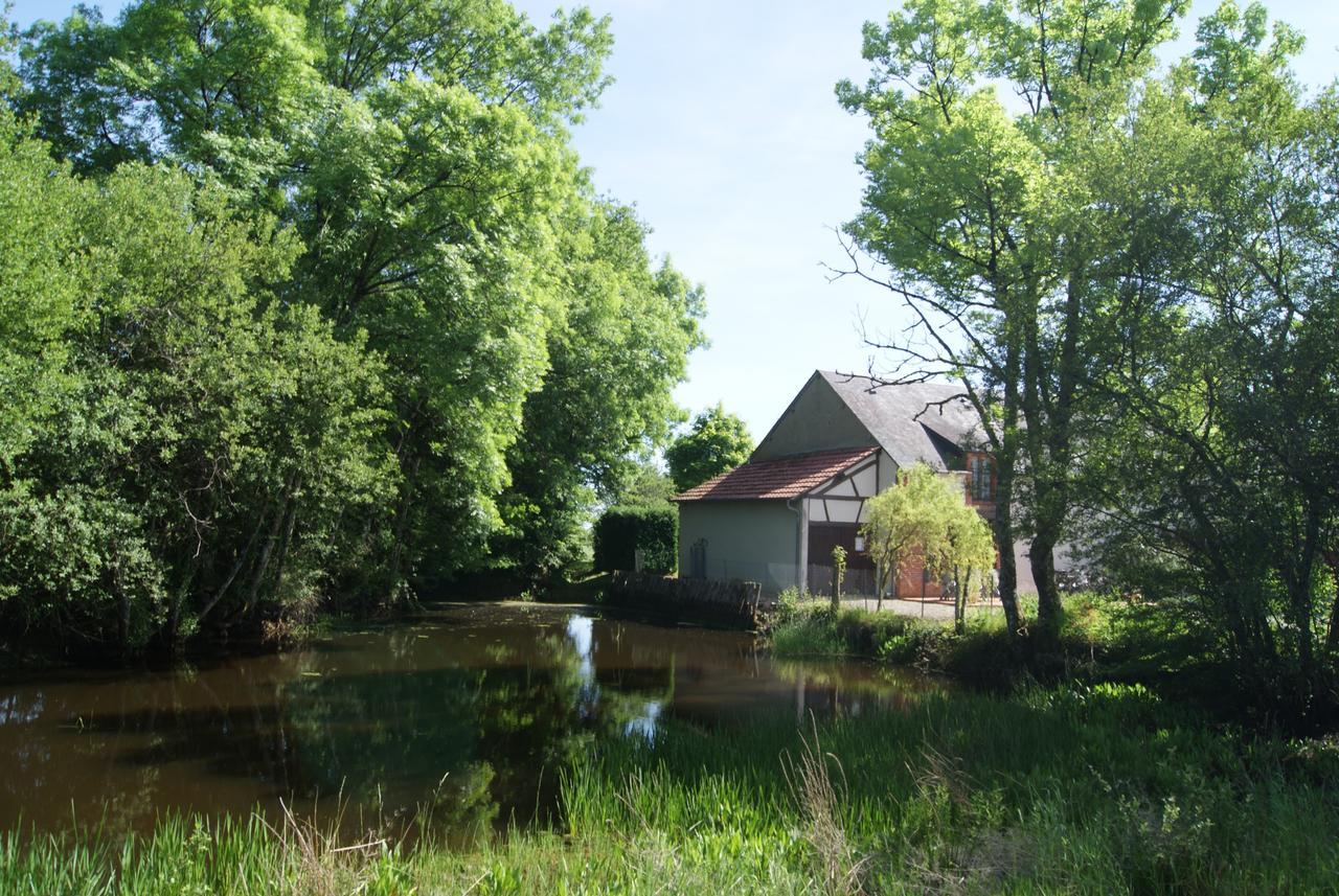 Le Lac Aux Fees Henrichemont Экстерьер фото